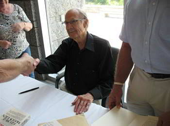 Senator George McGovern at Mount Rushmore book signing Senator George McGovern at Mount Rushmore book signing