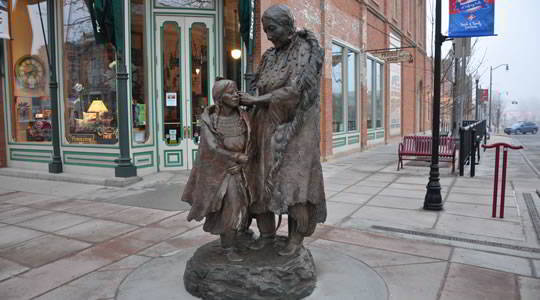 Dale Lamphere Hunkayapi sculpture